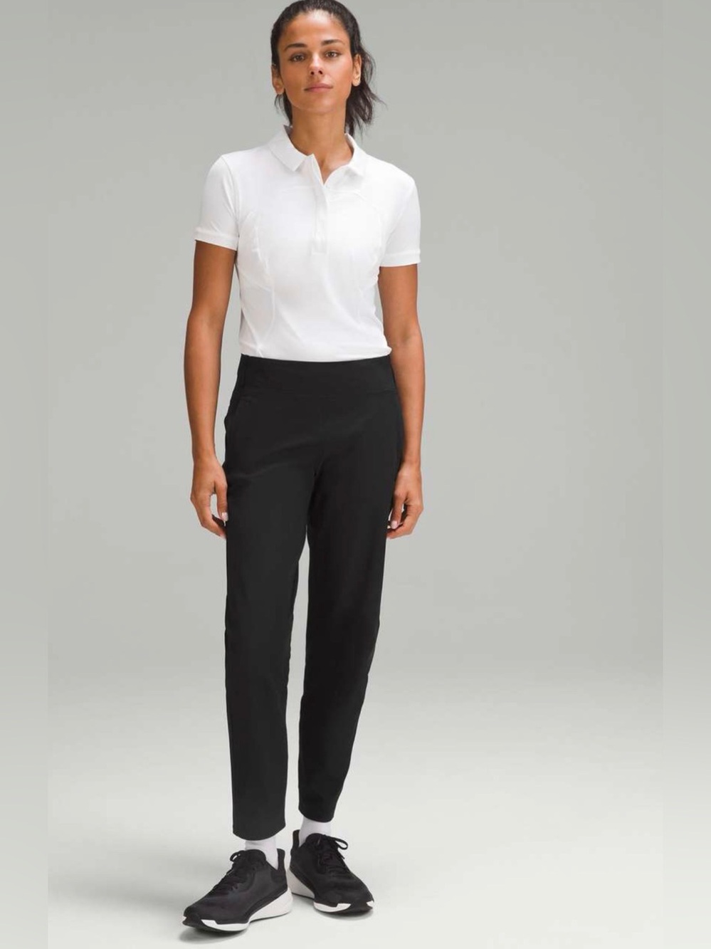 Lululemon Warpstreme Multi-Pocket Mid-Rise Golf Pant 28"
Black✨